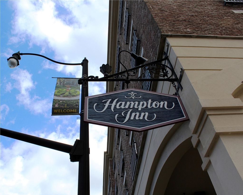 Hampton Inn Savannah Historic District Экстерьер фото